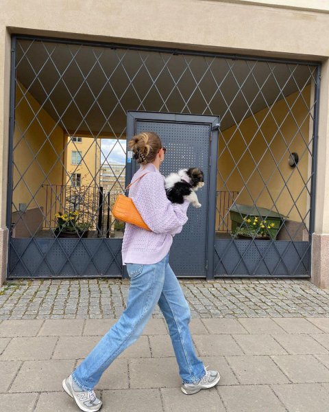 紫色上衣搭配什么颜色裤子好看