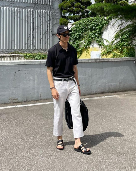 男生白色裤子配什么颜色上衣好看