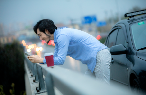 闷骚型的男人是什么样子的