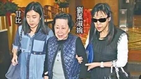 刘銮雄不得不转正甘比