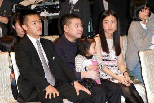 刘銮雄不得不转正甘比