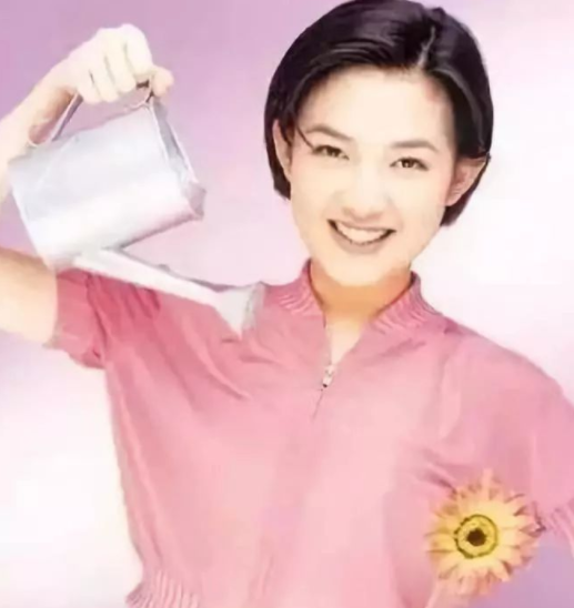 范晓萱摘除子宫是真的吗