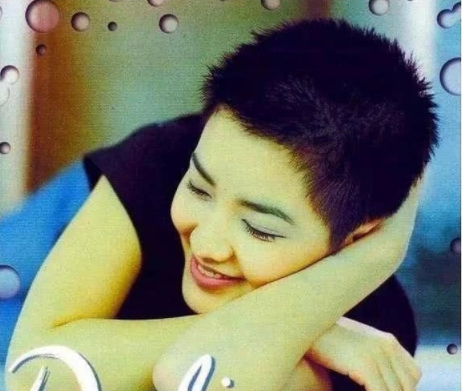 范晓萱摘除子宫是真的吗