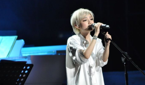 范晓萱摘除子宫是真的吗