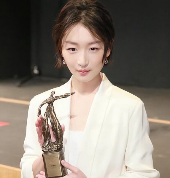 颜卓灵个人资料介绍