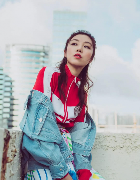 颜卓灵个人资料介绍