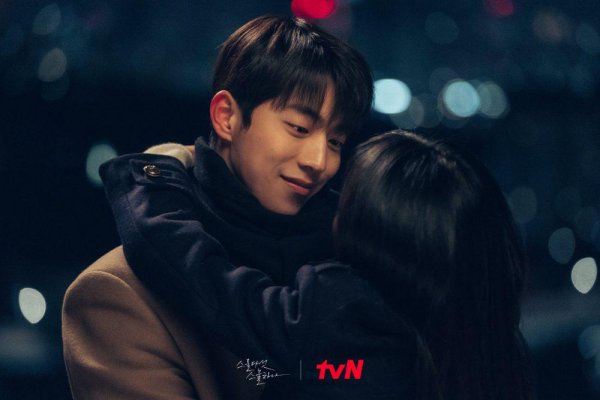 二十五二十一女主孩子是谁的