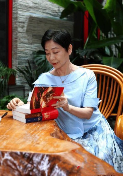 导演郑晓龙有过几任妻子