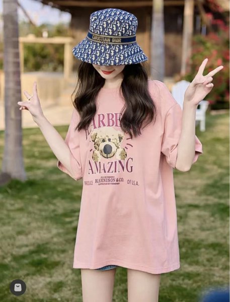 粉色t恤配什么裤子