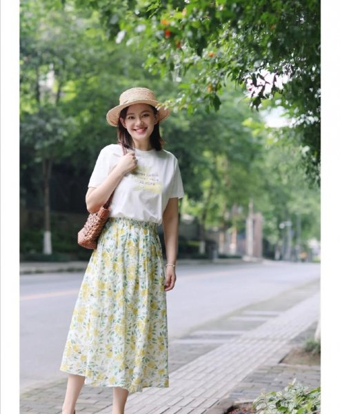 花裙子配什么上衣好看图片