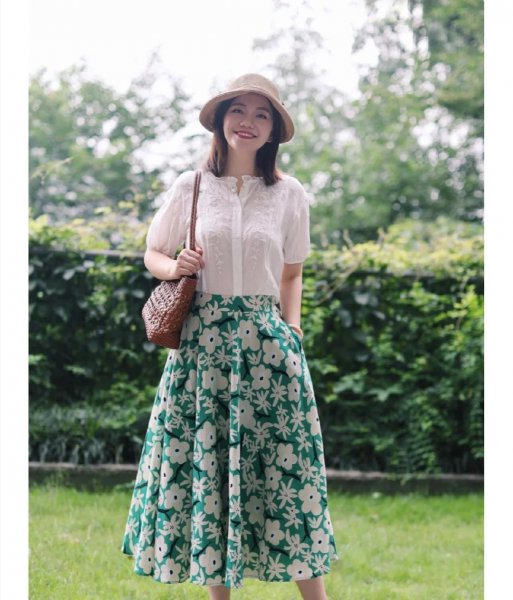 花裙子配什么上衣好看图片