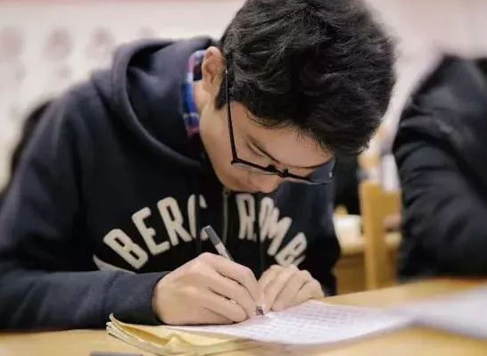 六级和考研英语哪个难度大一些