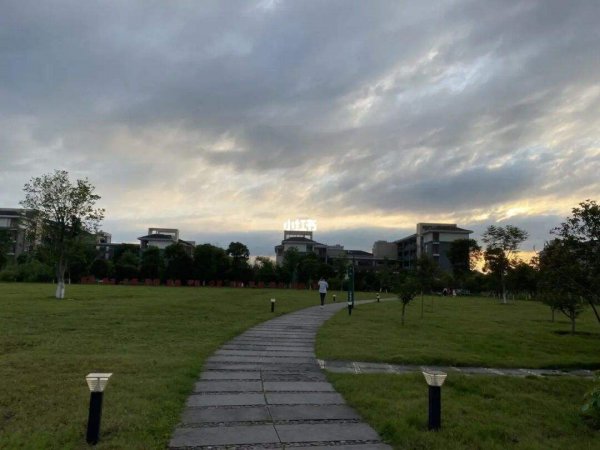 桂林旅游学院是几本专科