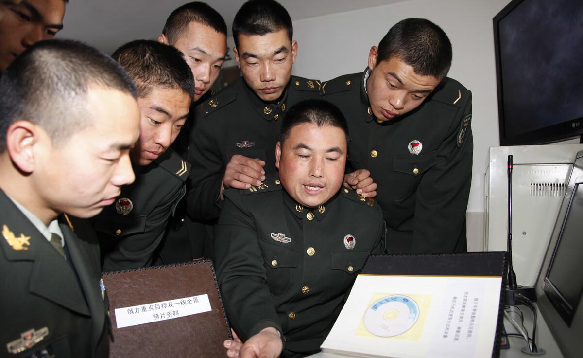 三期士官转业好还是留四期好