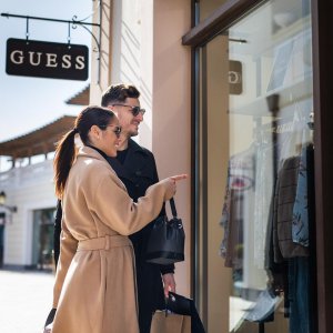 奥特莱斯品牌折扣店是正品吗 奥特莱斯为什么这么便宜