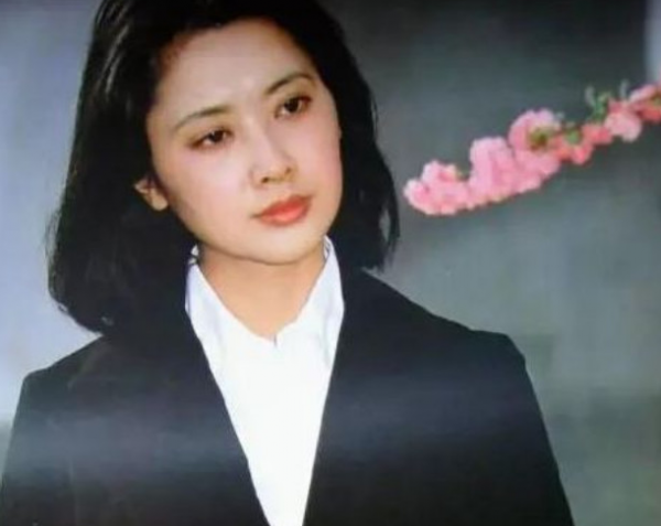 女演员朱琳个人资料简介