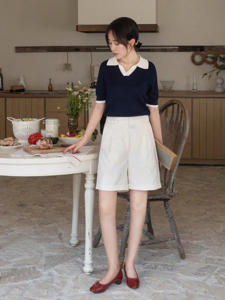 白色短裤怎么搭配上衣