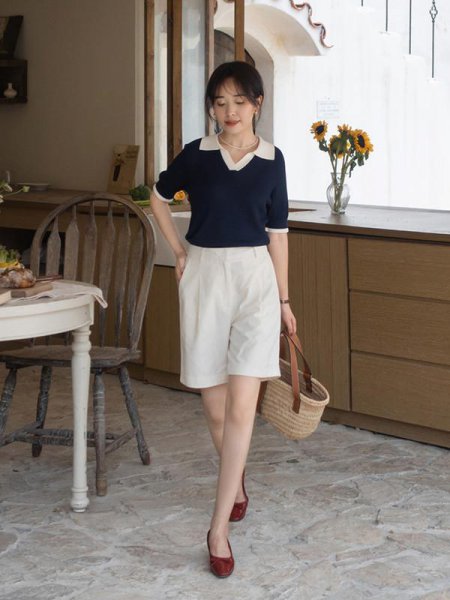 白色短裤怎么搭配上衣