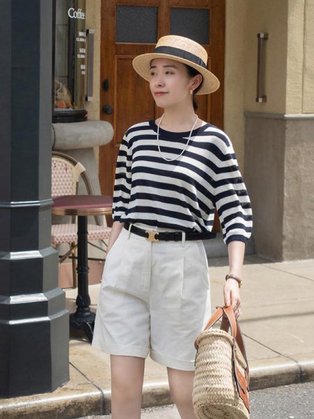 白色短裤怎么搭配上衣