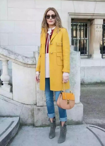 黄衣服配裤子图片大全