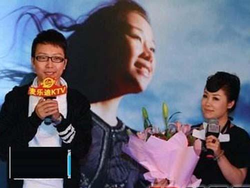 唱歌的李玉刚的妻子是谁