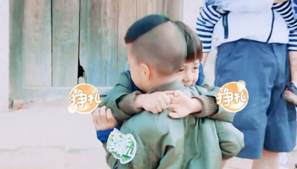 胡皓康个人资料简介