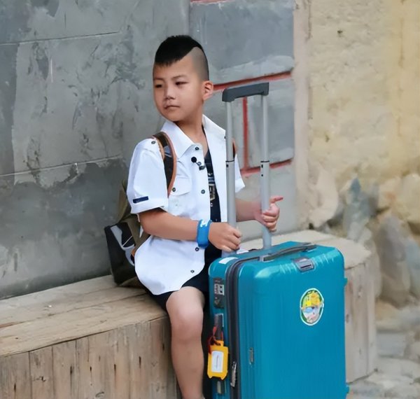 胡皓康个人资料简介