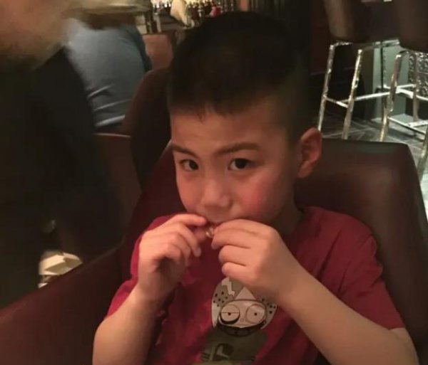 胡皓康个人资料简介