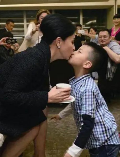 胡皓康个人资料简介