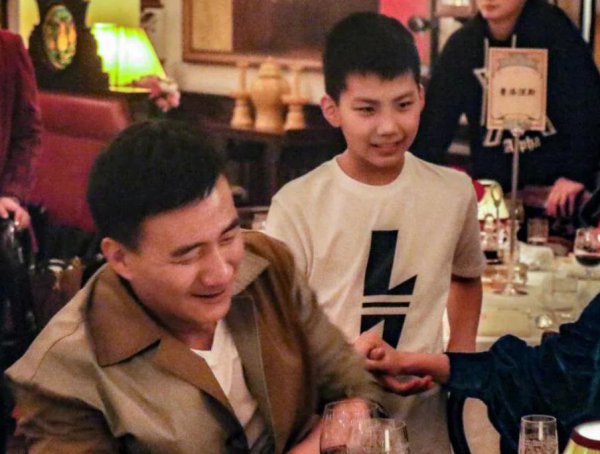 胡皓康个人资料简介