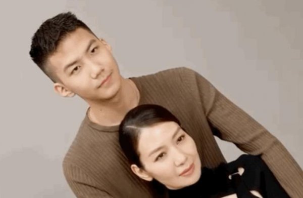 胡皓康个人资料简介