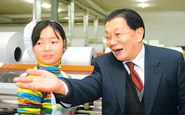 华西村是怎么富起来的