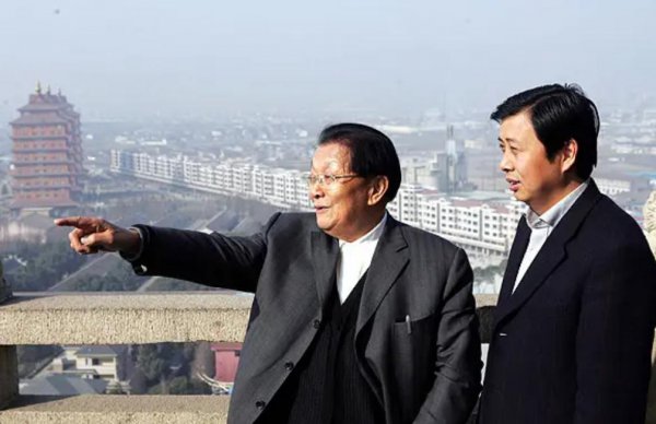 华西村是怎么富起来的