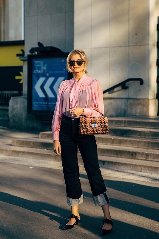 黑色直筒裤搭配什么上衣好看图片