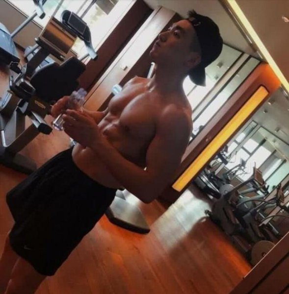 何捷个人资料简介