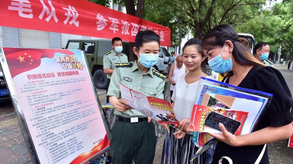 大专当兵大二走还是大三走