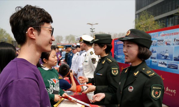 大专当兵大二走还是大三走