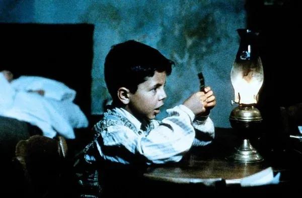 天堂电影院讲的是什么故事