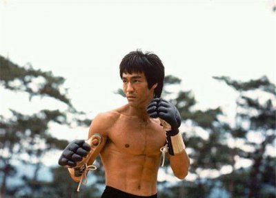 李小龙身高体重是多少 武术宗师李小龙真的会功夫吗