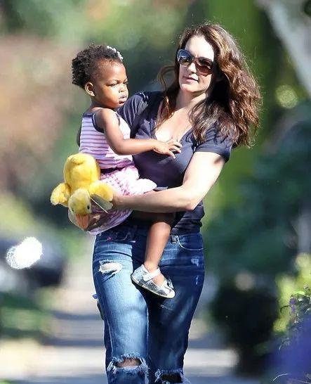 克里斯汀.戴维斯介绍