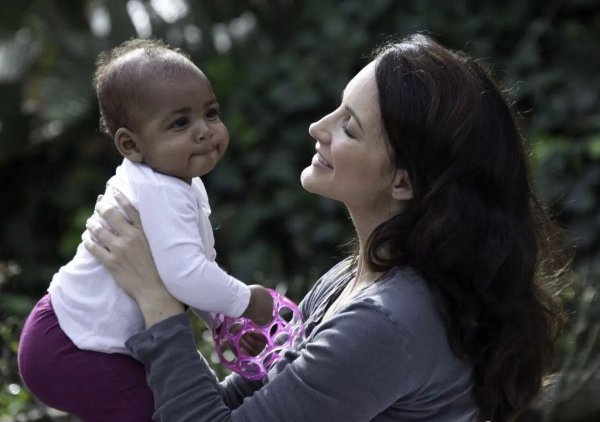 克里斯汀.戴维斯介绍