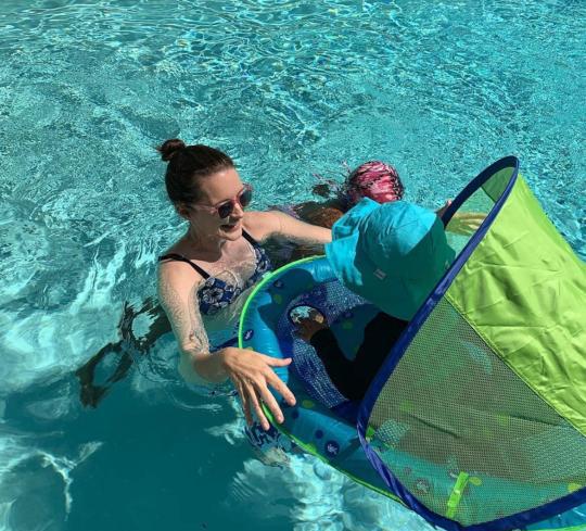 克里斯汀.戴维斯介绍