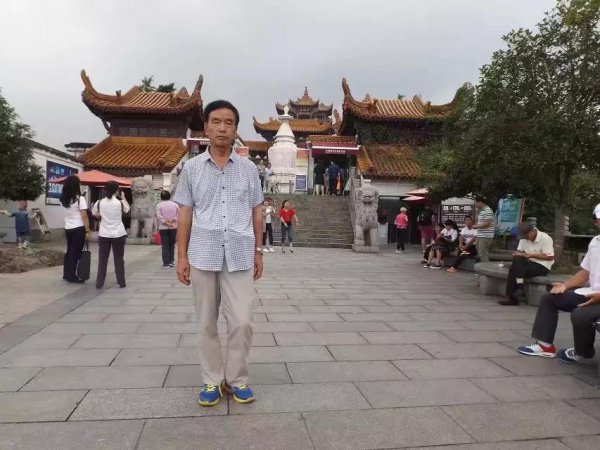 黄鹤楼位于湖北的哪个城市