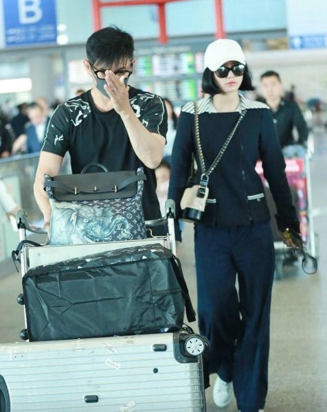 吴奇隆比刘诗诗大几岁