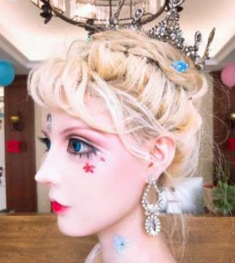 中国第一芭比迪丽拉整过容吗