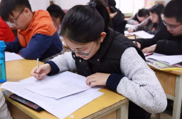 浙江省内比较吃香的二本