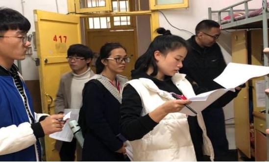 大学辅导员工资一般有多少