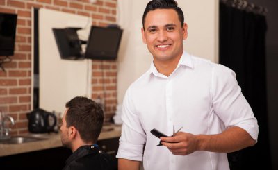 对待直男要不要主动联系 直男喜欢一个女生会主动联系她吗