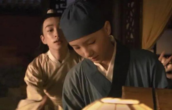 秦钟和智能儿什么关系