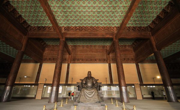 十三陵去哪个陵比较好